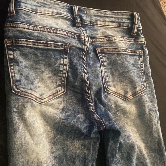 Jeans - Picture 3 of 4